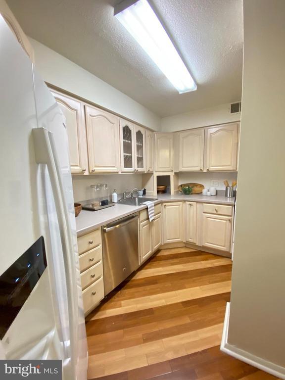 Building Photo - 1420 Locust St