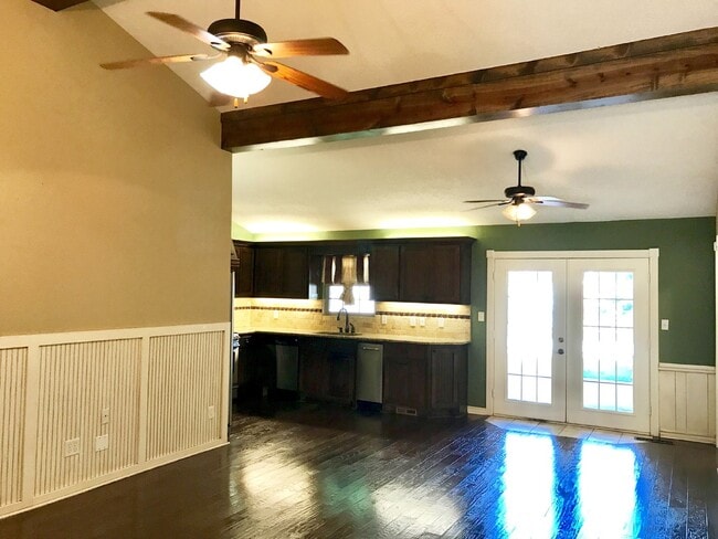 Building Photo - Remodeled Gem in NW OKC