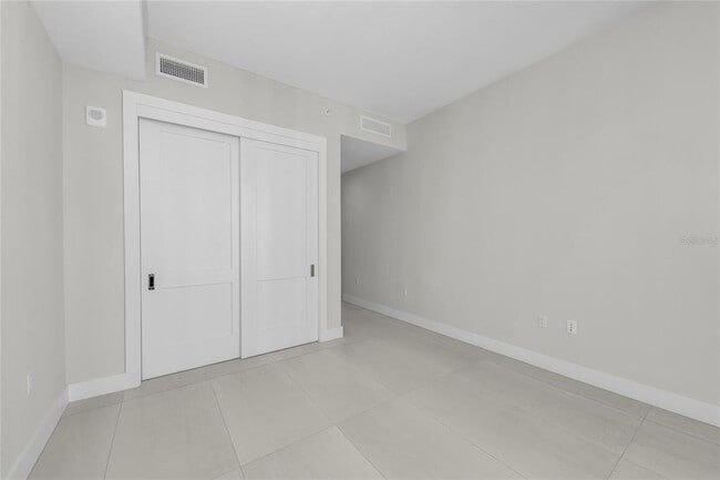 Building Photo - 275 1st Ave S