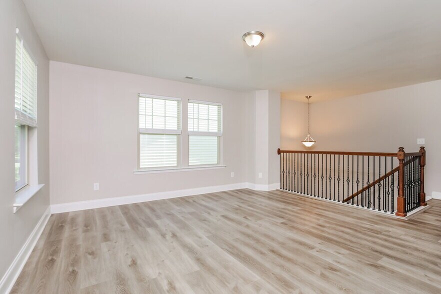 Building Photo - 3417 Snowberry Dr