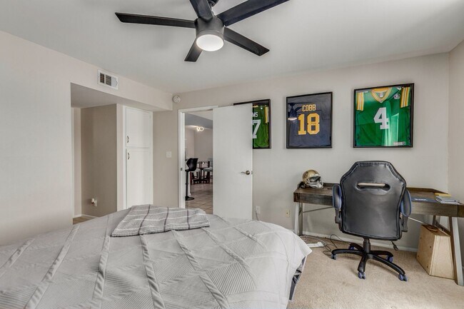 Building Photo - BEAUTIFUL AND SPACIOUS 1ST FLOOR MESA CONDO!