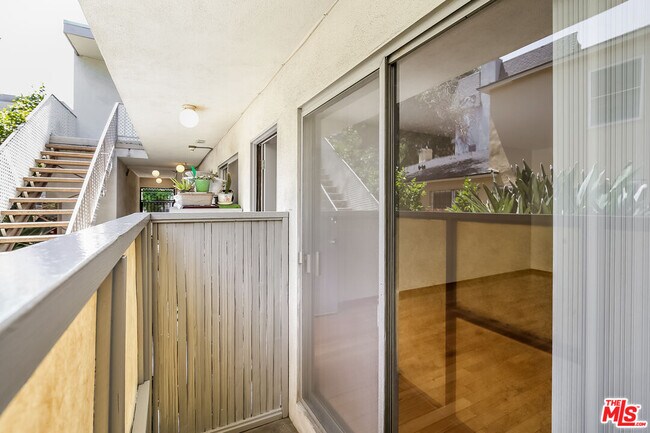 Building Photo - 1608 S Bentley Ave