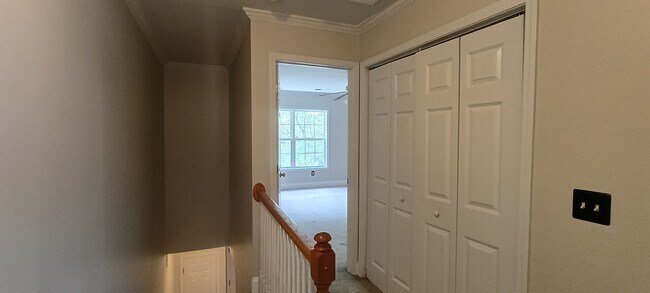 Building Photo - Lovely Townhome in Southeast Columbia