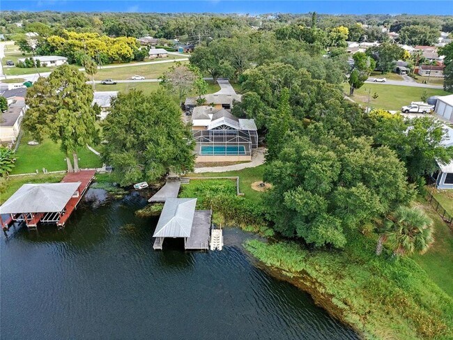 Building Photo - 125 Lake Roy Dr