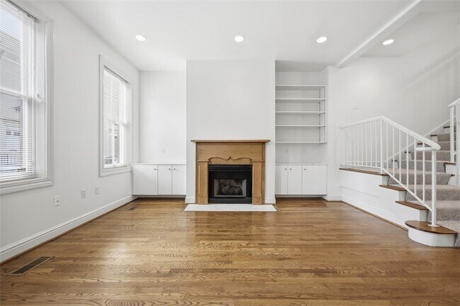 Building Photo - 326 Hailman St