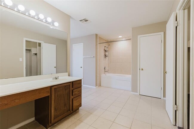 Building Photo - 4403 Cisco Valley Dr