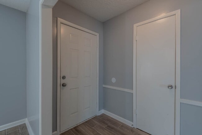 Building Photo - 423 Gentilly Dr