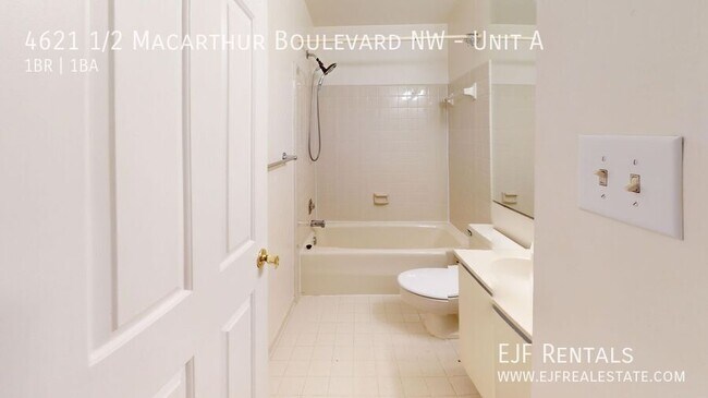 Building Photo - 4621 1/2 Macarthur Boulevard NW-Unit A