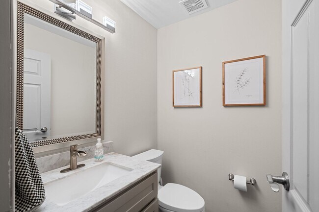 Building Photo - 12122 Royal Valley Dr