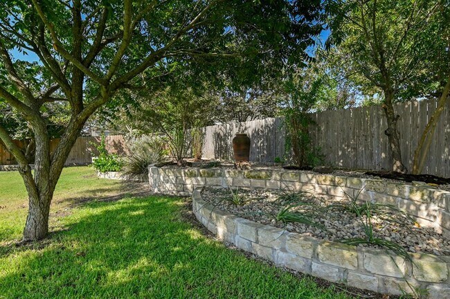 Building Photo - 20308 Farm Pond Ln