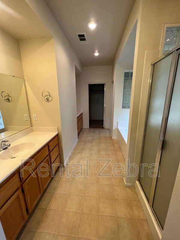 Building Photo - 1732 Presidio Ct
