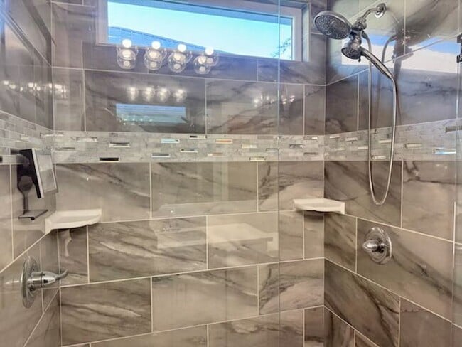 Building Photo - Palm Heaven Click Apply Now for more information