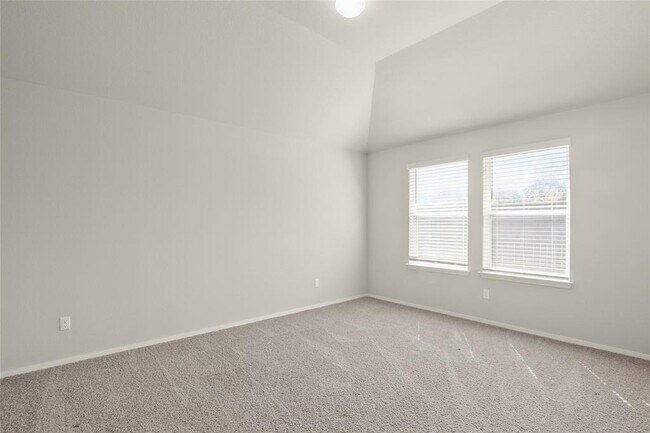 Building Photo - 120 Riverhill Dr