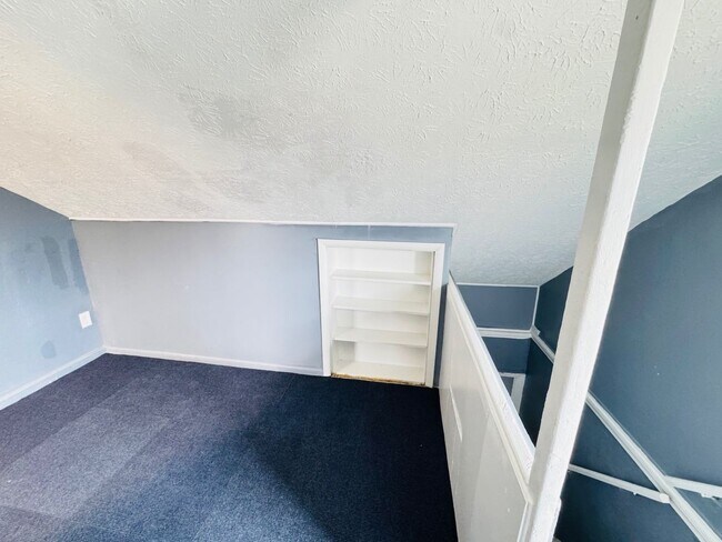 Building Photo - Comfort Meets Convenience: Beautiful 5-Bedroom Single-Family Home Family-Friendly