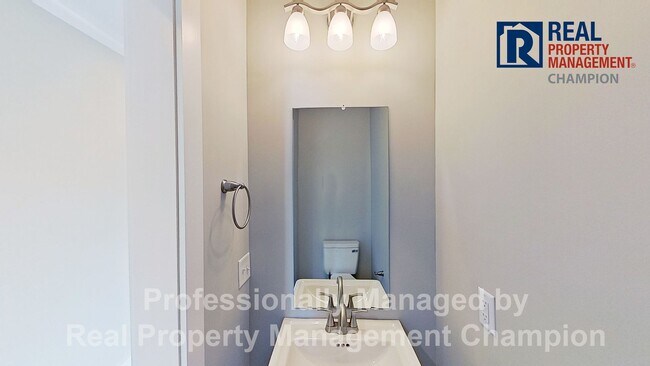 Building Photo - Updated 3 BD/1.5 BA Home in the Heart of Downtown Wilmington