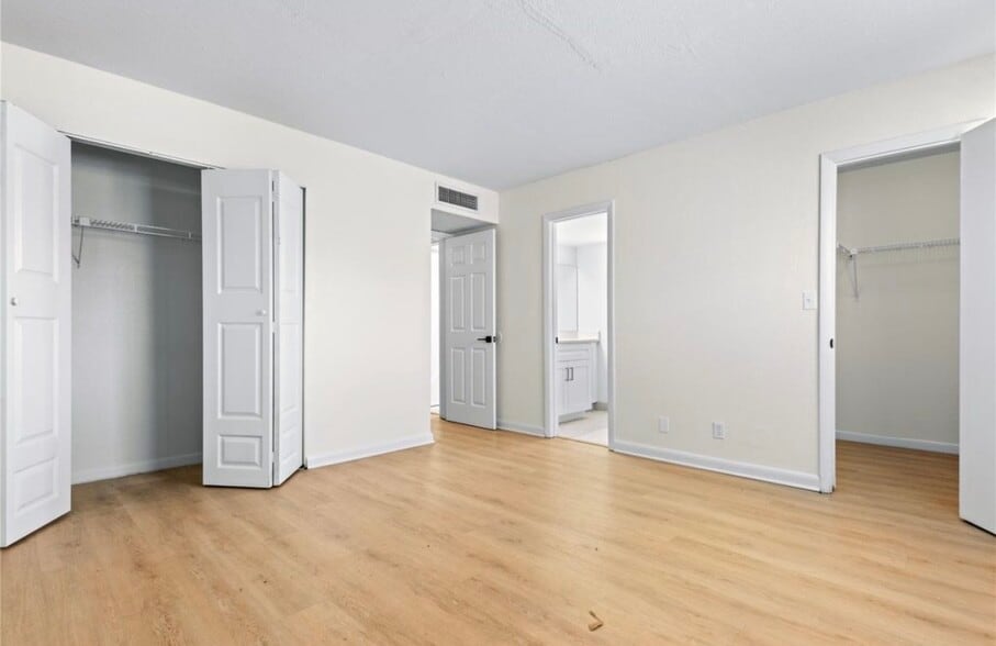 Building Photo - 3750 NW 115th Way