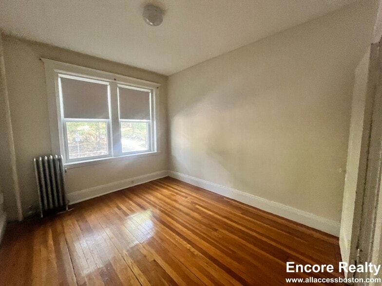 Building Photo - 9 Egremont Rd