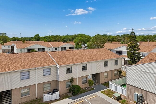 Building Photo - 7210 N Manhattan Ave