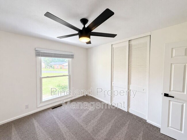 Building Photo - 216 Haverhill Dr