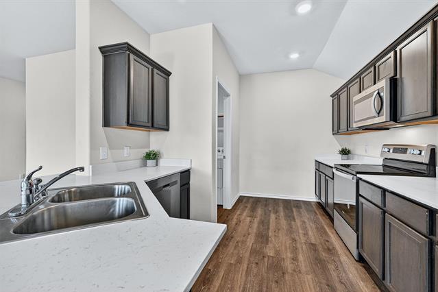 Building Photo - 410 Goliad St