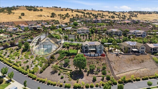 Building Photo - Executive Gated Rental with Stunning Views & Solar!