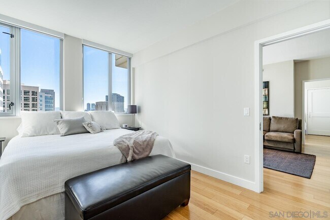 Building Photo - 700 W E St