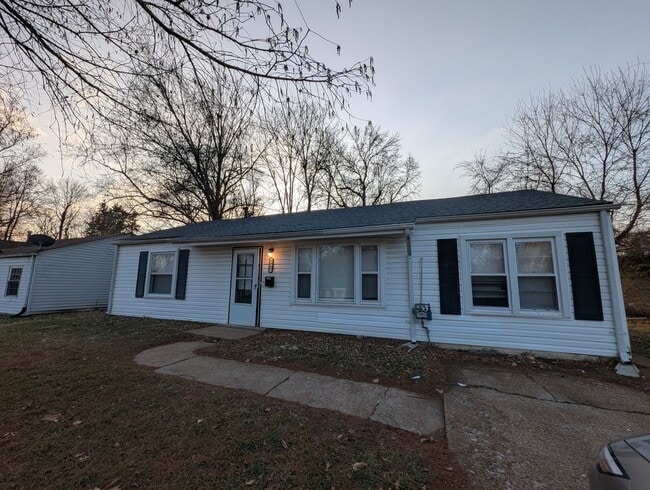 Building Photo - Lovely on Lorna