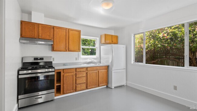 Building Photo - 530 Ethel Ave