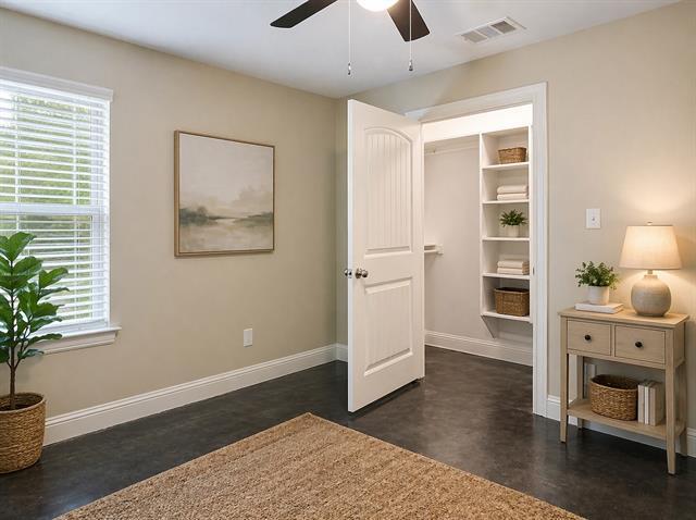 Building Photo - 212 E Walker St