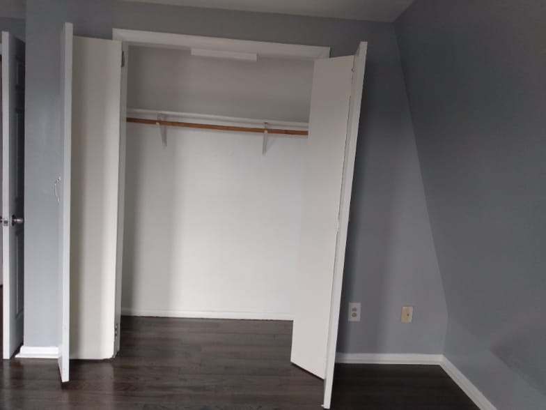 Building Photo - 497 Tremont Ave