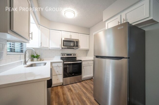 Building Photo - 3100 Griggsview Ct