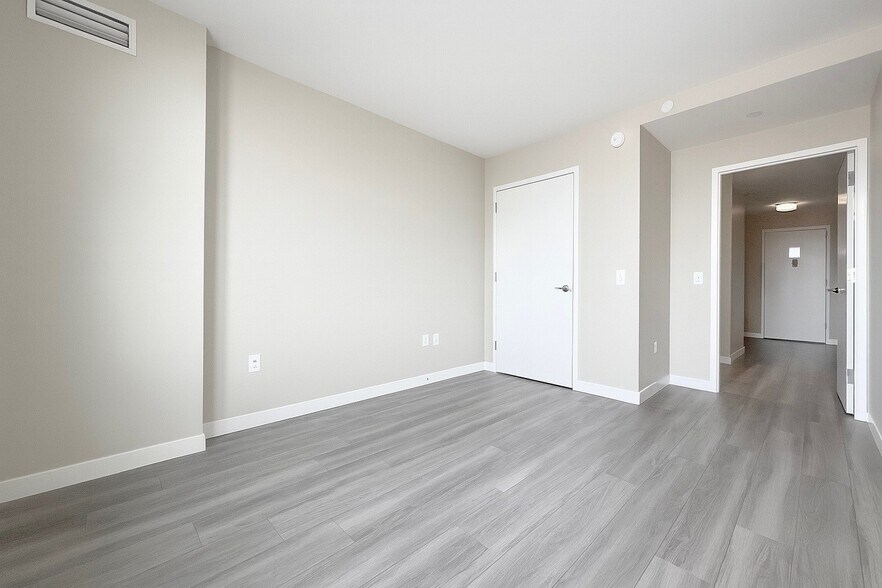 Building Photo - 1524 Sheepshead Bay Rd