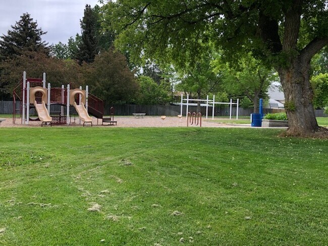 Building Photo - 2513 W Laurel St