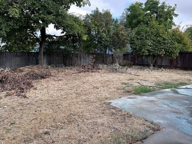Building Photo - 8709 Sangria Way