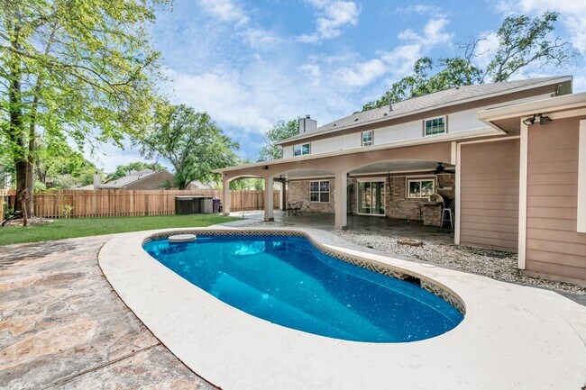 Building Photo - 12418 Mill Ridge Dr