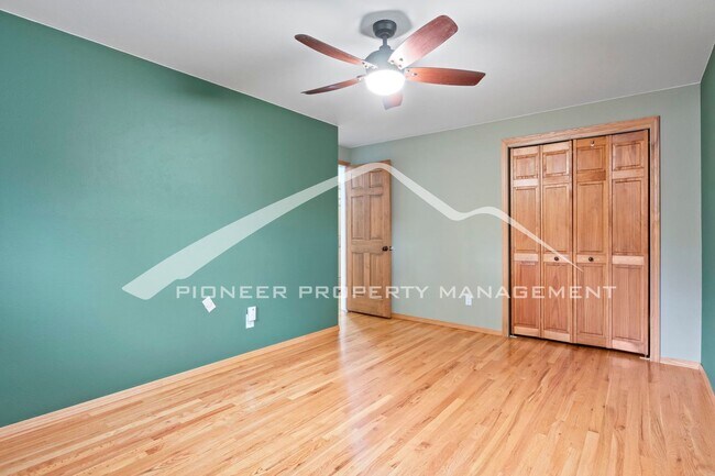 Building Photo - 1024 Pike Dr