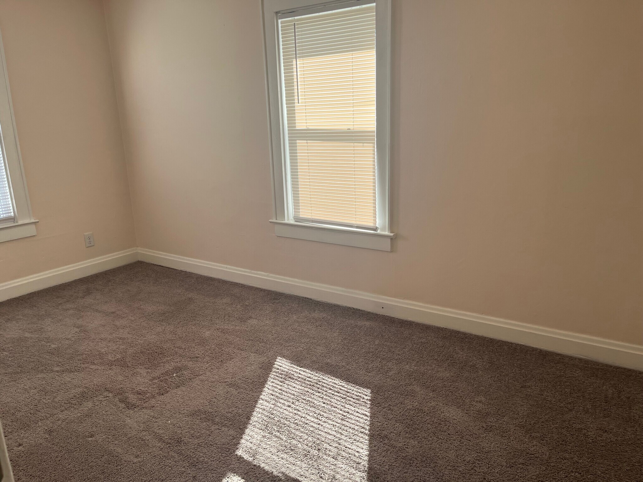 Second Bedroom - 633 S Terrace Ave