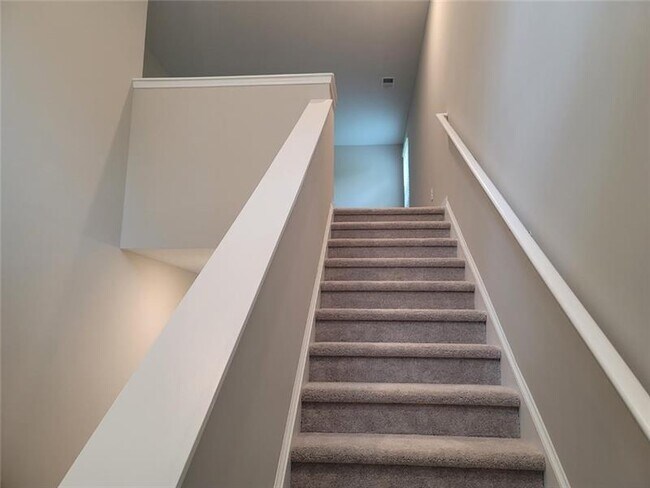 Building Photo - 140 Grey Falcon Ave