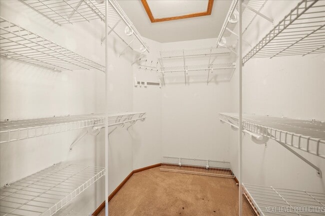 Building Photo - 805 Thornwood Dr