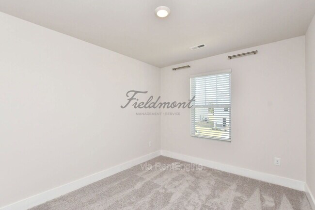 Building Photo - 429 Ellis Mill St