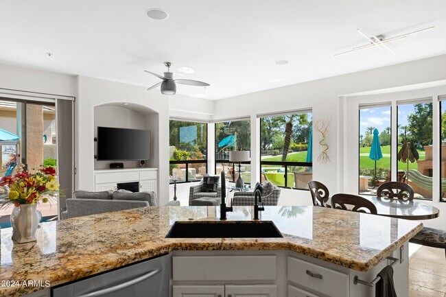 Building Photo - 7705 E Doubletree Ranch Rd