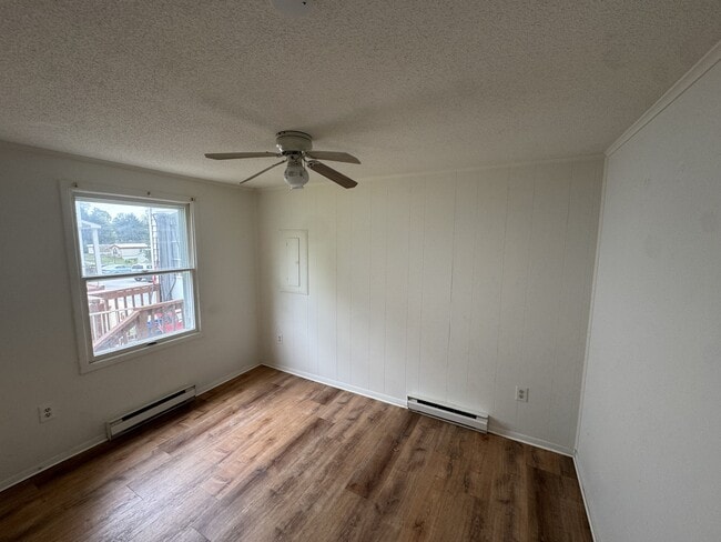 Building Photo - 138 Ruby St