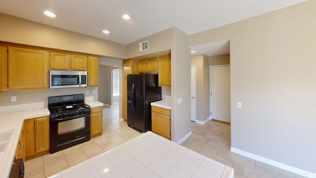 Building Photo - Spacious 3 Bedroom Beaumont Home For Lease