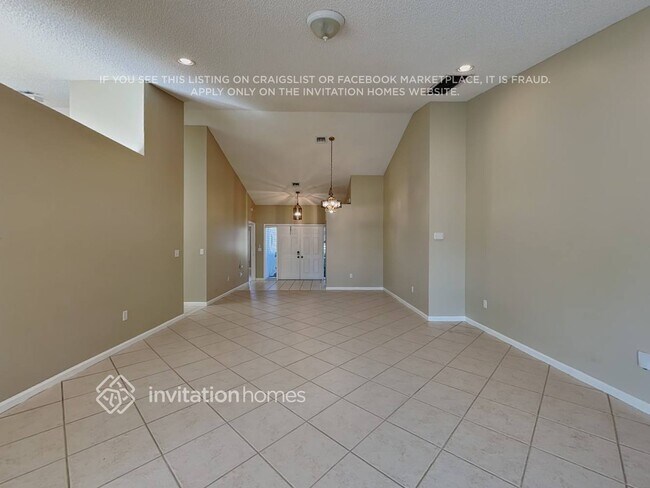 Building Photo - 13048 Meadowbreeze Dr