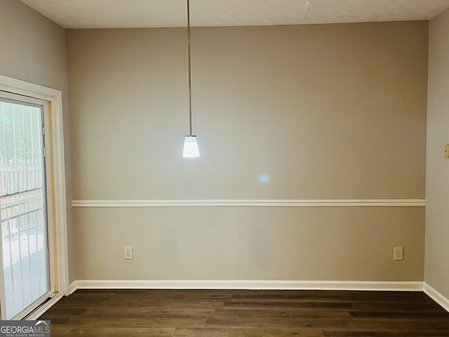 Building Photo - 4014 Carisbrook Dr