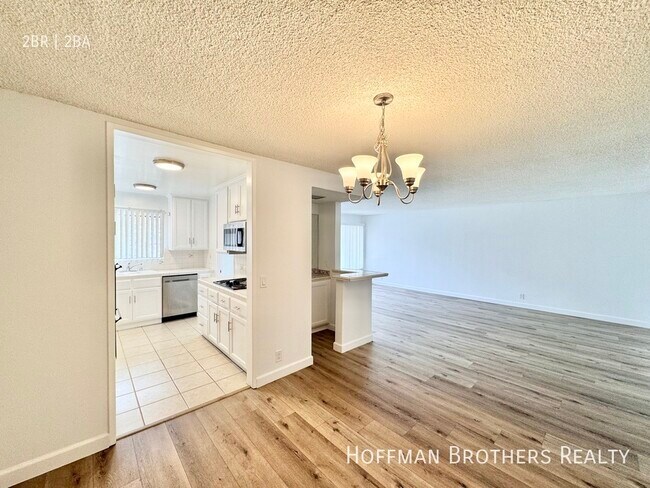 Building Photo - 1420 Rexford Dr