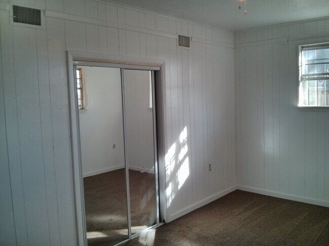 Building Photo - 5836 Alta Vista Dr