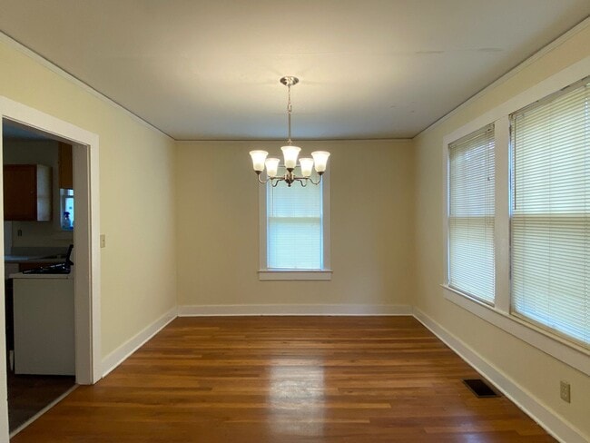 Building Photo - 2 Bedroom 1 Bath Home In Greenville !Home ...