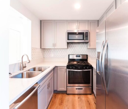Kitchen - 5256 Meridian St