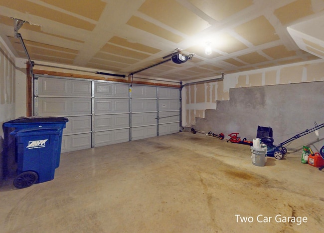 Building Photo - modern elegance and comfort